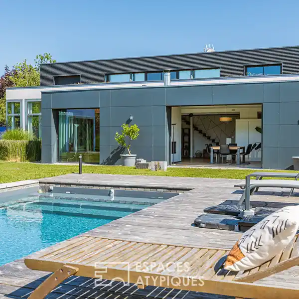 CONTEMPORARY OASIS NEAR OCEAN AND CITY