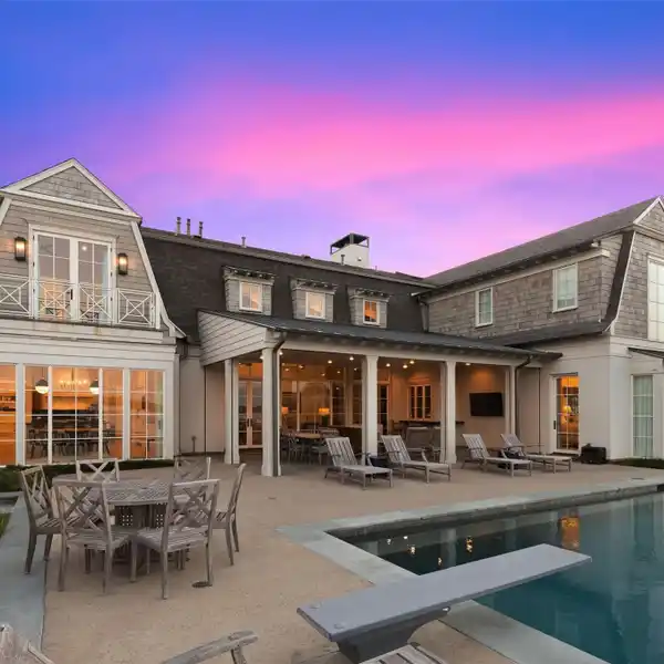 EXCEPTIONAL LAKEFRONT RETREAT IN LONG COVE