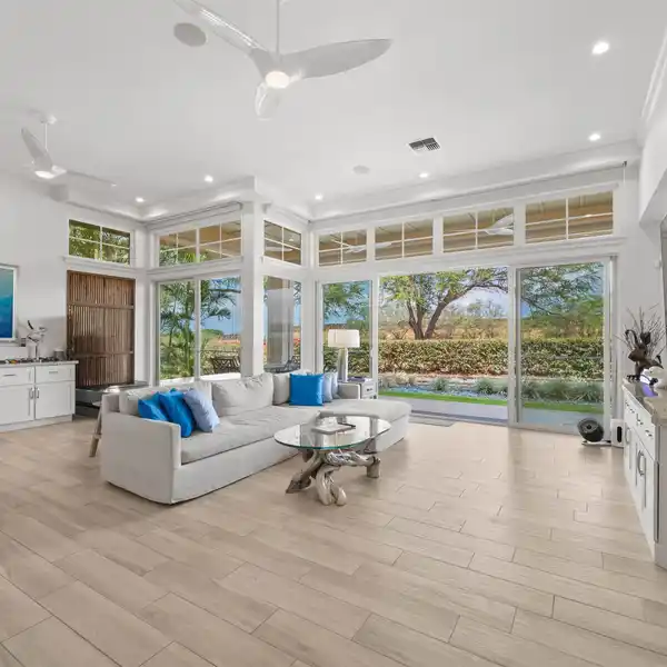 CUSTOM-BUILT VILLA WITH CONTEMPORARY ELEGANCE AND GOLF VIEWS