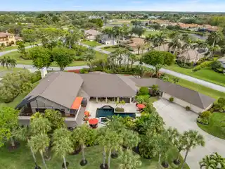 Exquisite Luxury Estate in an Exclusive Country Club