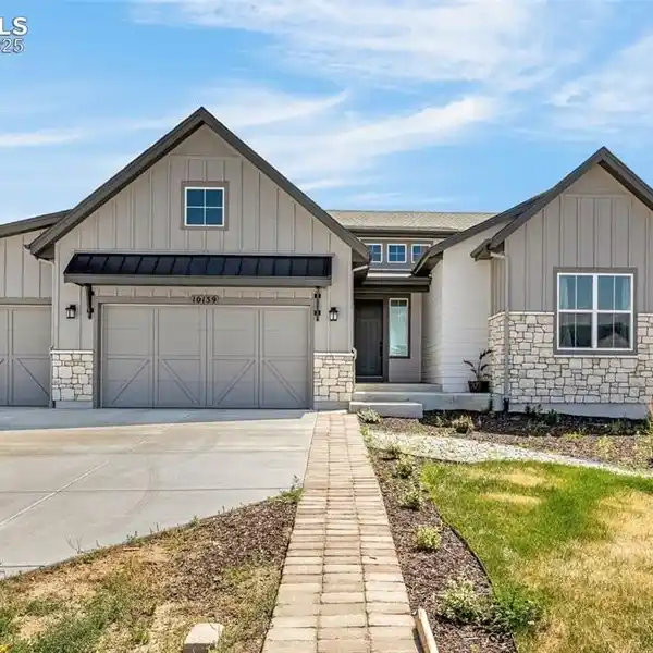 REFINED RANCHER IN PRESTIGIOUS TIMBER RIDGE CUL-DE-SAC