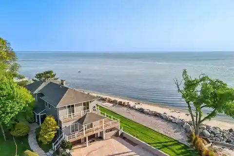 Exceptional Asharoken Estate