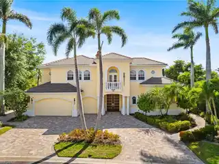 Custom Courtyard Home in Seaside Estates