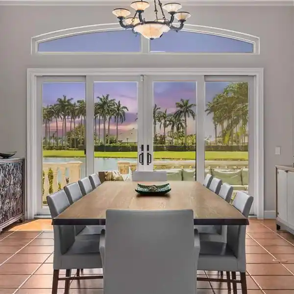 CUSTOM COURTYARD HOME IN SEASIDE ESTATES