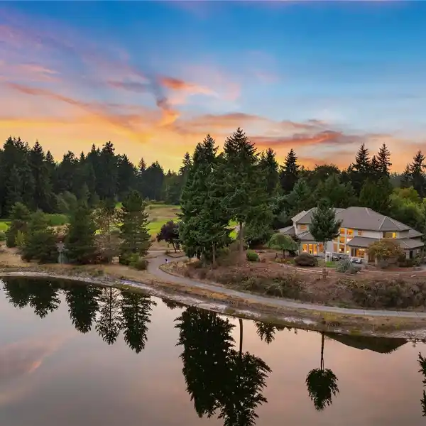 REFINED LIVING IN WASHINGTON NATIONAL GOLF CLUB