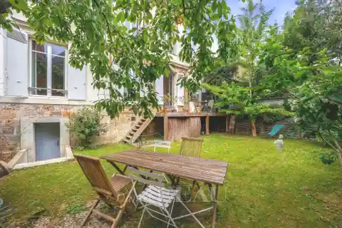 Charming Montreuil Home with Garden Oasis