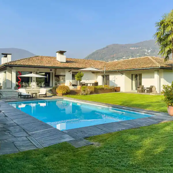 GORGEOUS HOME WITH POOL