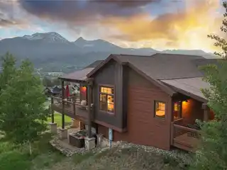 Downhill Style Cabin with Incredible Views