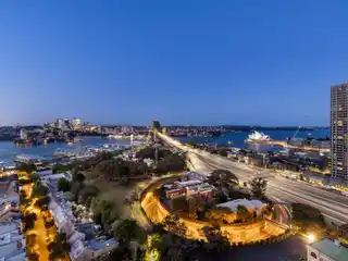 Light-Filled Apartment in an Impressive Full-Service Building