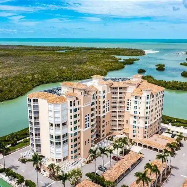 PENTHOUSE CORNER UNIT WITH SPECTACULAR UNOBSTRUCTED VIEWS