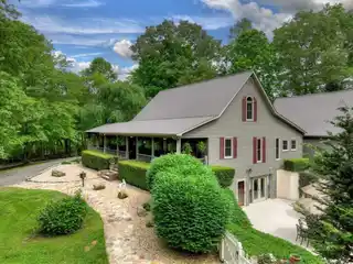 27-acre Luxury Compound Bordering Mercier Orchards