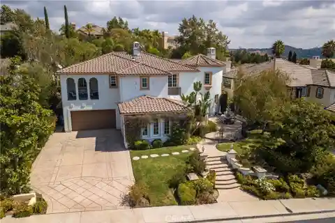 Elegant Estate in Exclusive Mont Calabasas