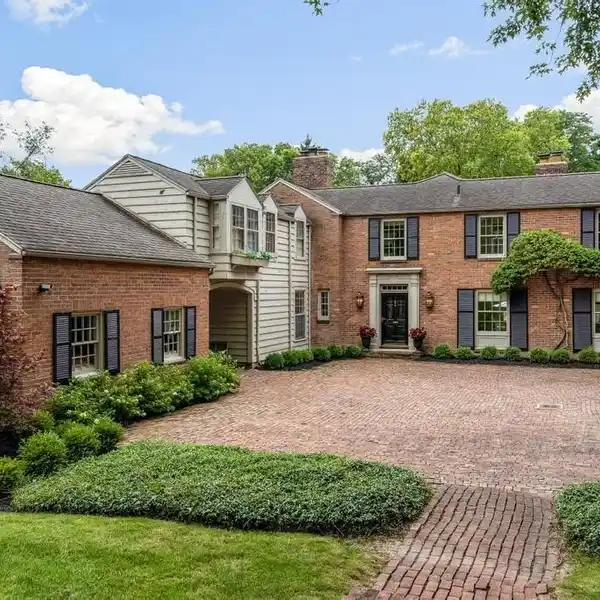 SIGNATURE HOME IN OTTAWA HILLS