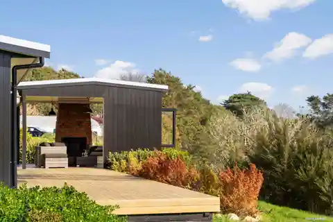 Immaculate Property with a Self-Sufficient Edge
