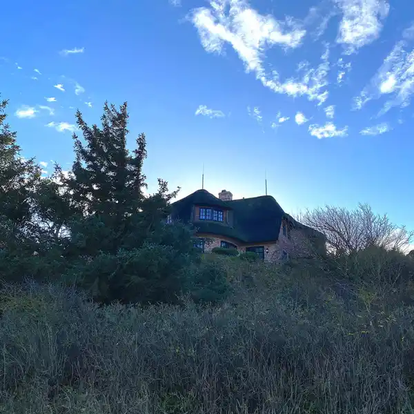 VILLA ON A LARGE PROPERTY ON THE MUDFLATS