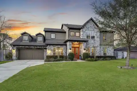 Exquisite Home in Sought-After Spring Branch Oaks