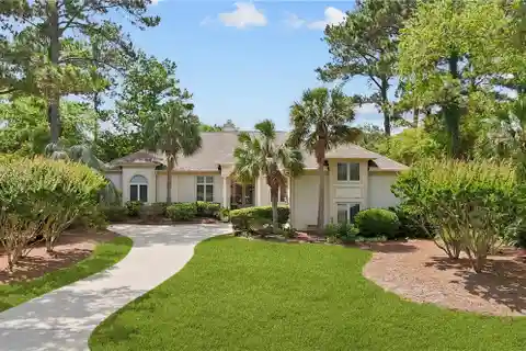Elegant Fairway Living with Open Floor Plan