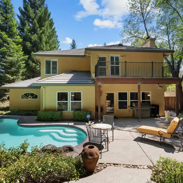 PICTURESQUE HOME IN DESIRABLE TREELAKE