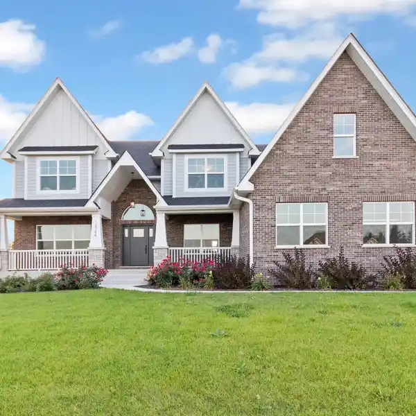 MOVE-IN READY HOME WITH DESIGNER FINISHES