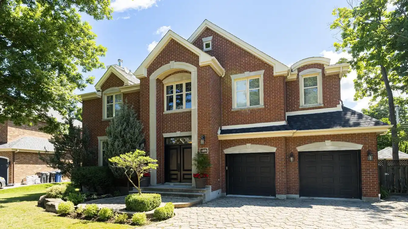 Timeless Luxury in the Sought-after Sherwood Section of Beaconsfield