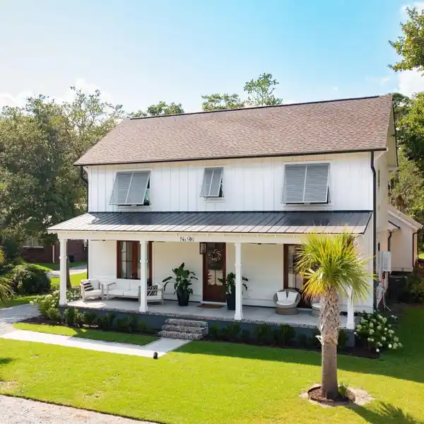 LUXURY LIVING IN OLD MT. PLEASANT
