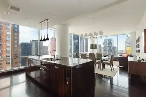 Rental in an Iconic Tower