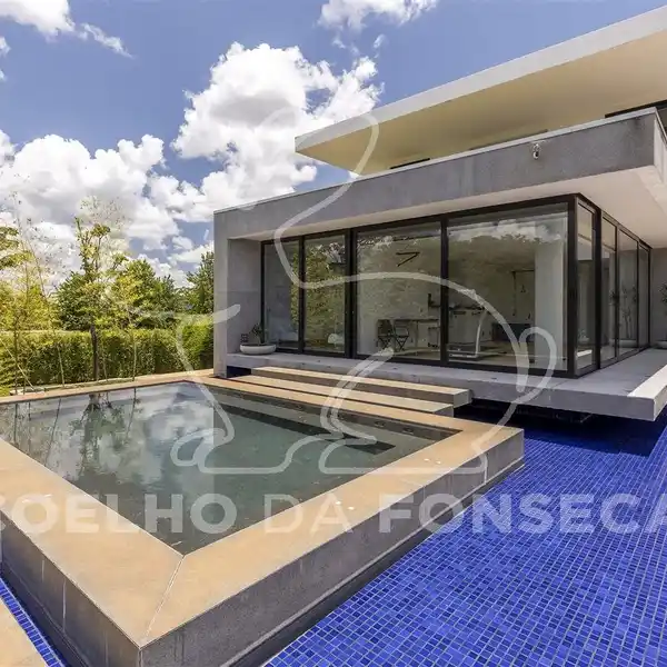 EXPANSIVE HOME IN QUINTA DA BARONEZA