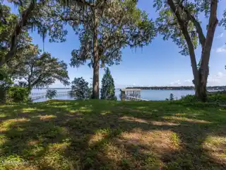 Riverfront in the Heart of Mandarin