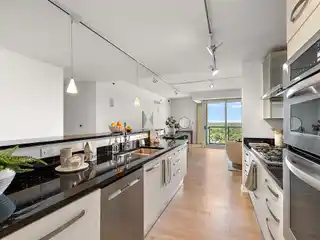 17th-Floor Penthouse at the Fifth