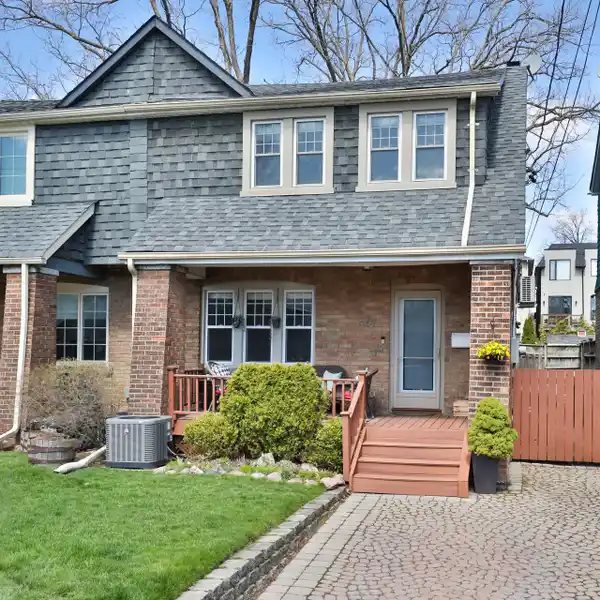 SPECTACULAR HOME IN THE HEART OF DAVISVILLE