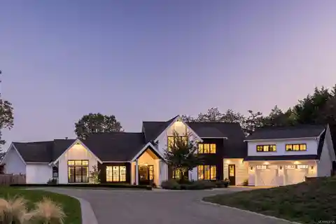 A Fresh Take on the Modern Farmhouse