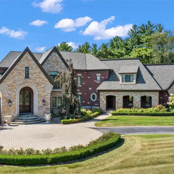 REMARKABLY DESIGNED ESTATE HOME