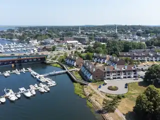 Stunning Townhome in Desirable River's Edge
