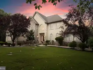 Elegant Pendleton Ridge Estate with Private Pool