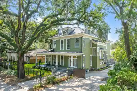 1913 Architectural Jewel
