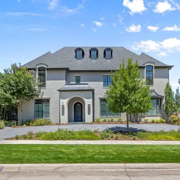 TIMELESS ELEGANCE WITH MODERN UPDATES