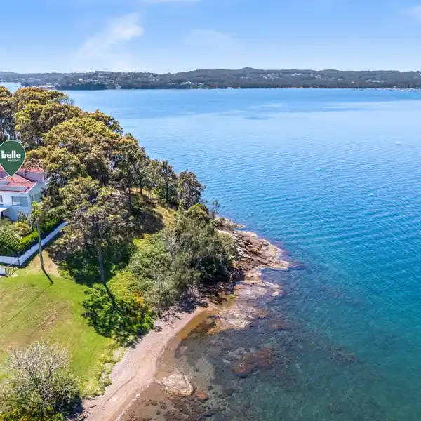 MAGNIFICENT WATERFRONT RESIDENCE