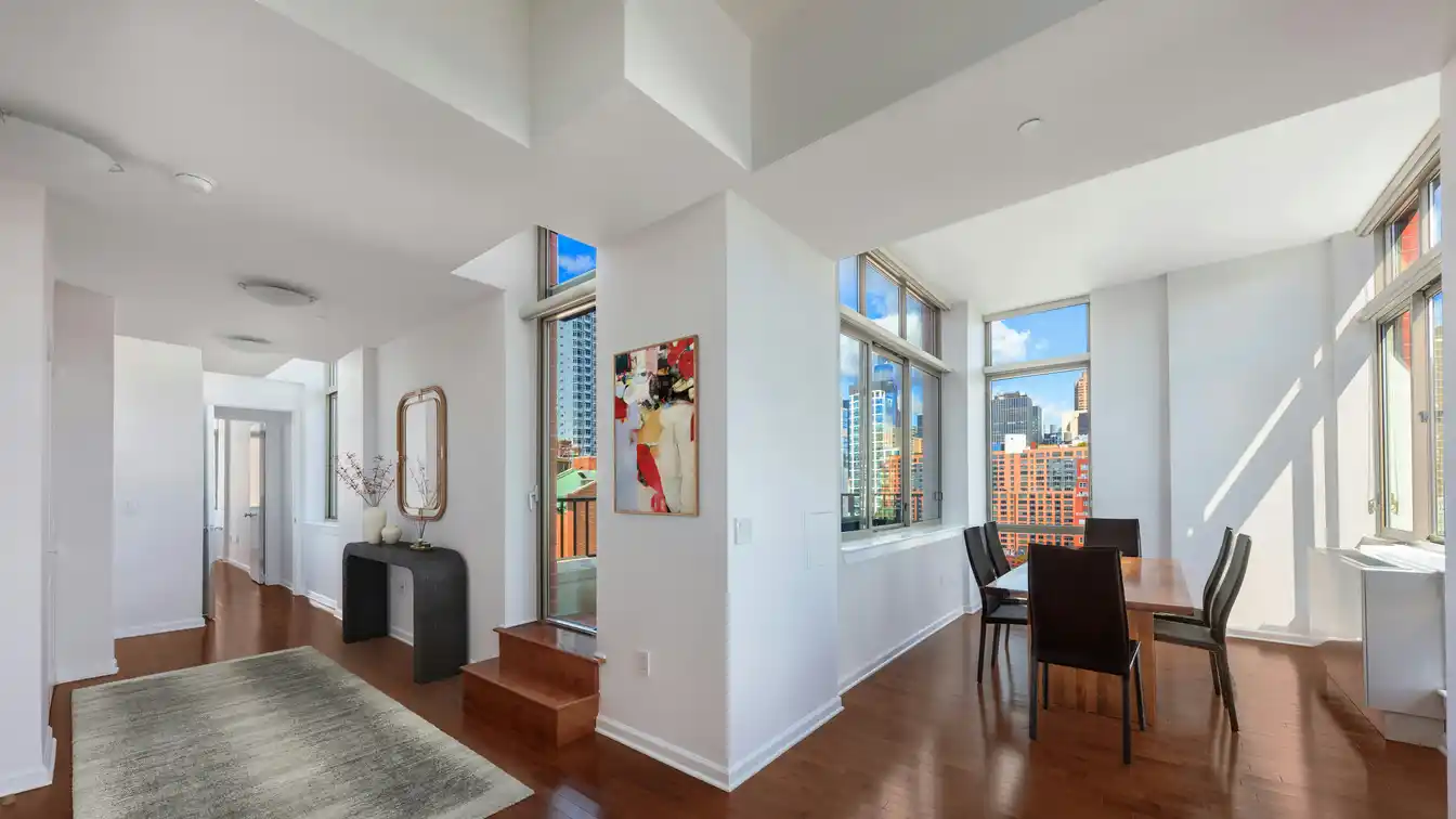 Stunning Home Offering Manhattan Skyline Views