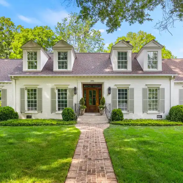 CHARMING TRADITIONAL BRICK HOME IN BARCLAY DOWNS