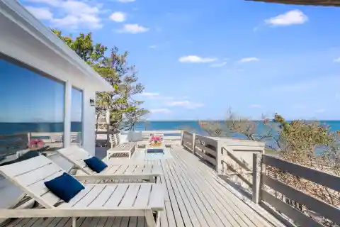 Perfect Waterfront Cottage Along Scenic Gerard Drive
