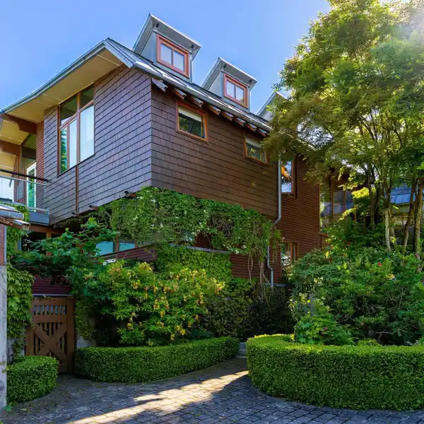 TRULY ONE-OF-A-KIND ARCHITECTURAL GEM