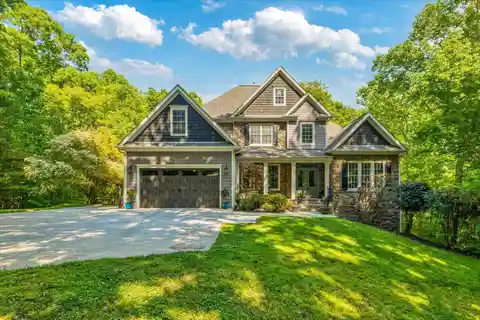Custom Mountain Retreat on 2.5-plus Acres