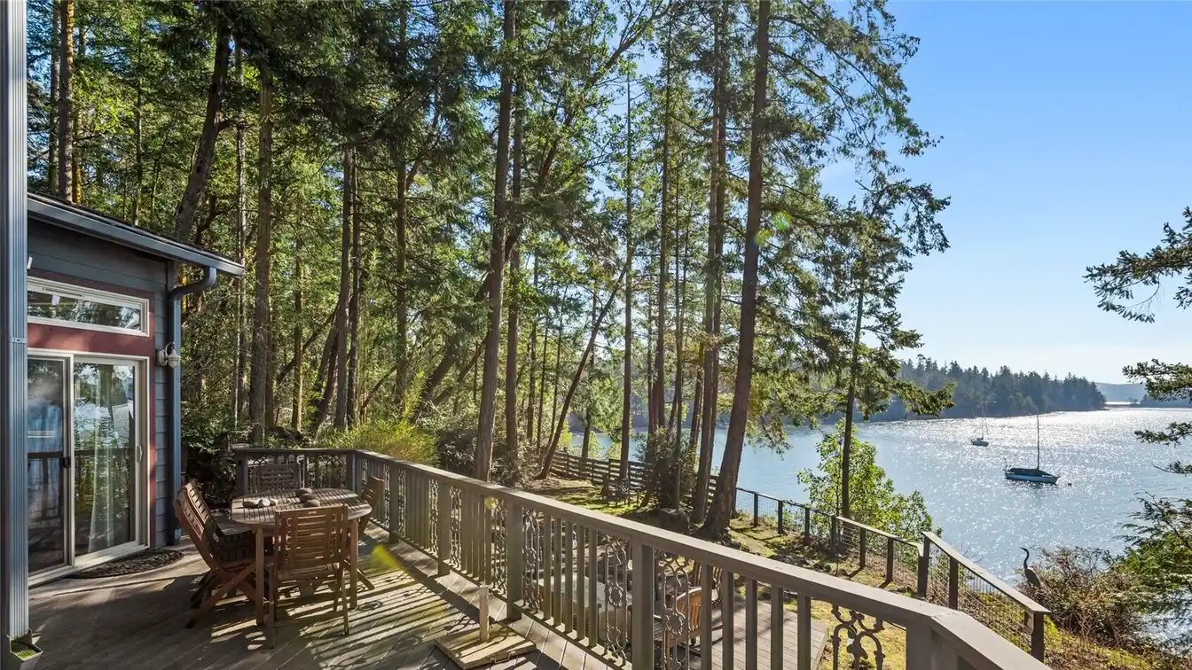 Waterfront Sanctuary on Marrowstone Island