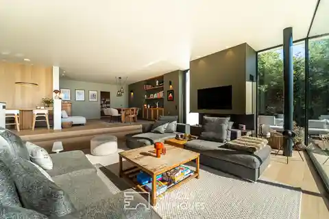Architect-designed Villa on the Heights of Albertville
