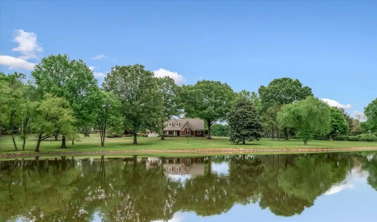 Mini Ranch Located in the Heart of Olive Branch
