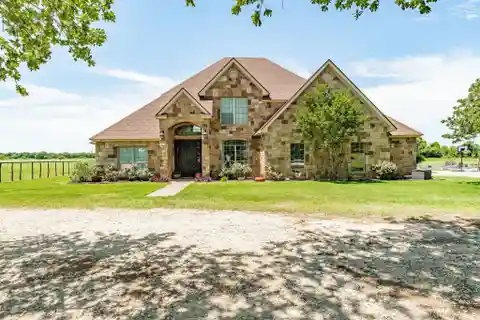 21 Acres of Refined Texas Country Living