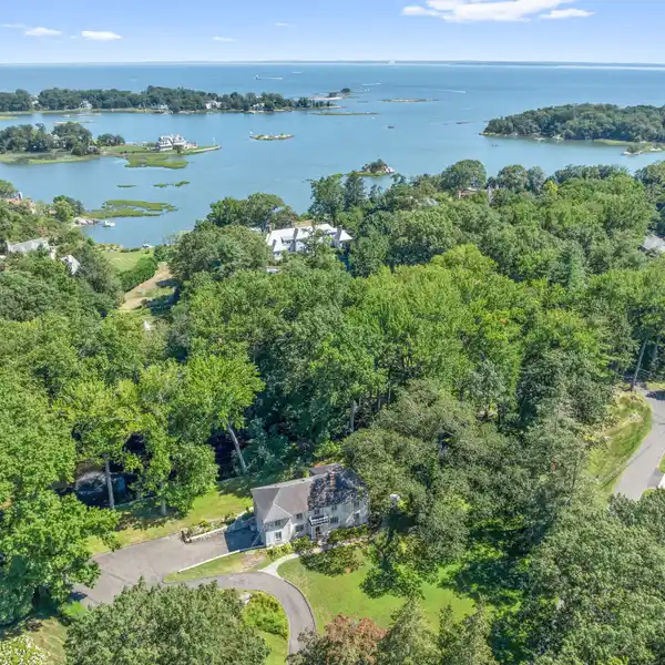 DISTINGUISHED BRICK ESTATE IN THE DELAFIELD ISLAND ASSOCIATION