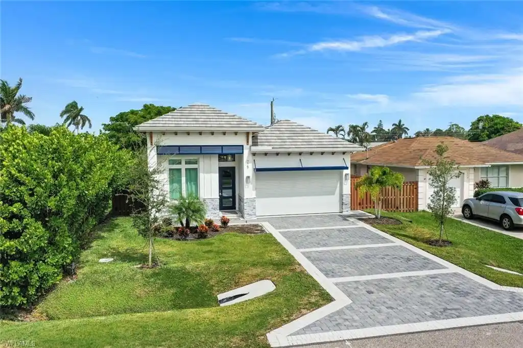 Move-in Ready Newer Construction Home in Naples Park