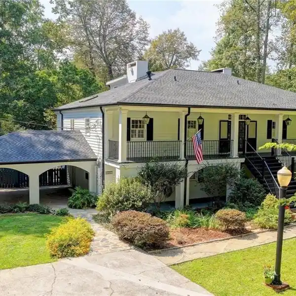 RARE ESTATE ON THE CHATTAHOOCHEE