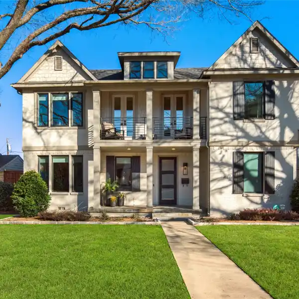 STUNNING BRIARWOOD HOME